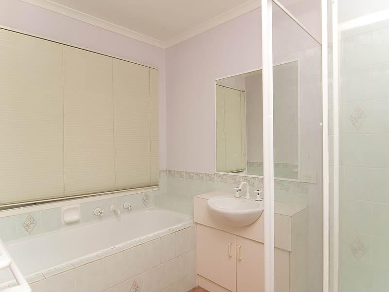 20 Sheridan Way, Roxburgh Park VIC 3064