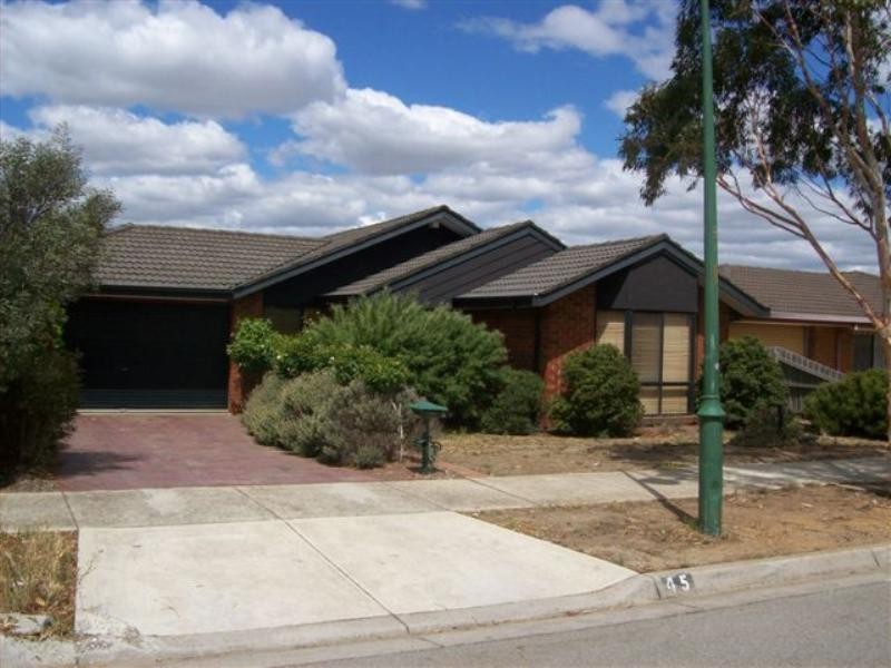 45 Yarcombe Crescent, Craigieburn VIC 3064