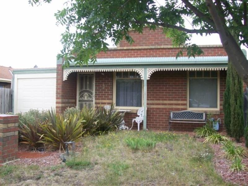 3 Foxton Place, Roxburgh Park VIC 3064