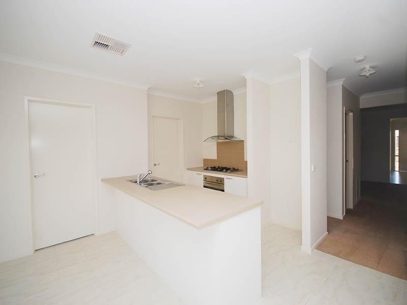 3 Lind Street, Craigieburn VIC 3064