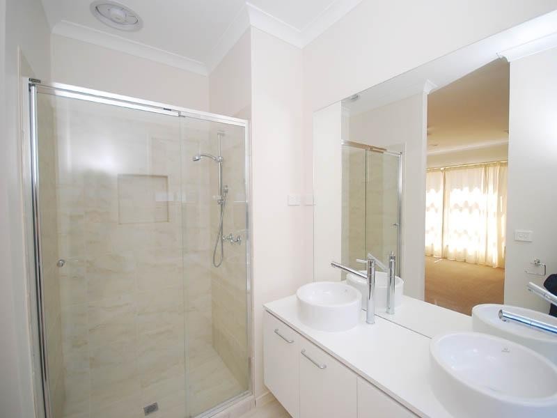 3 Lind Street, Craigieburn VIC 3064