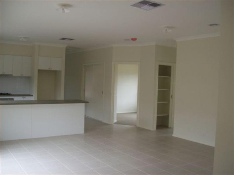 51 Mareeba Way, Craigieburn VIC 3064