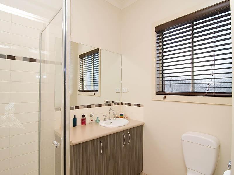 6 Kinglake Crescent, Craigieburn VIC 3064