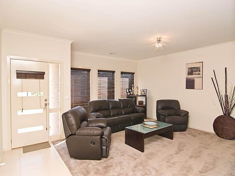 6 Kinglake Crescent, Craigieburn VIC 3064