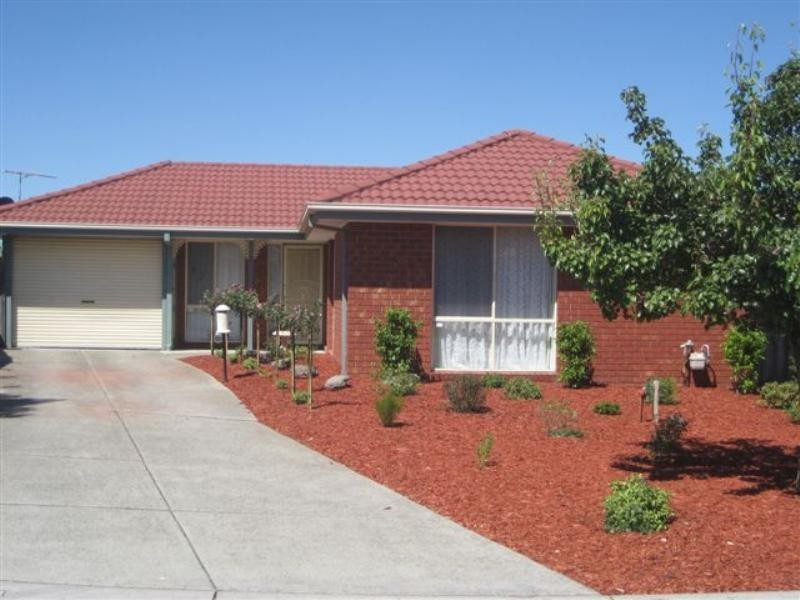 8 Chamney Court, Roxburgh Park VIC 3064