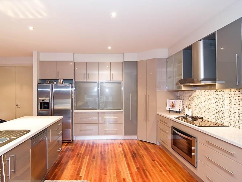 4 Jolly Lane, Mickleham VIC 3064