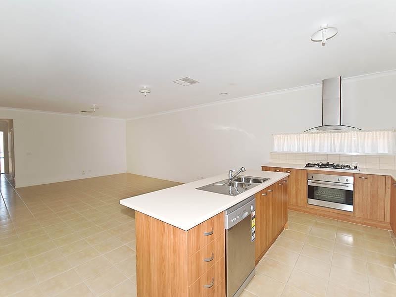 66 Kinglake Crescent, Craigieburn VIC 3064