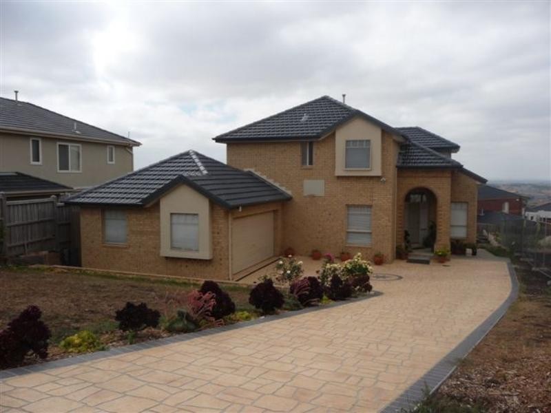 17 Parkside Rise, Craigieburn VIC 3064