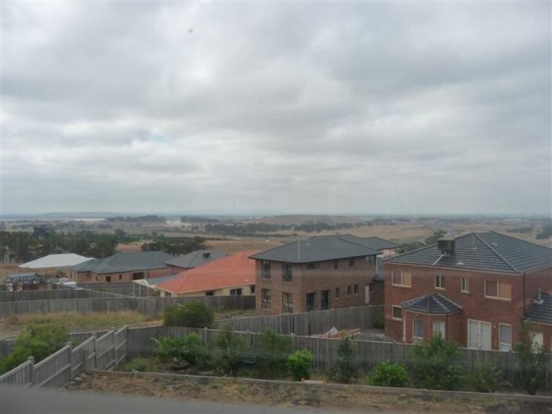 17 Parkside Rise, Craigieburn VIC 3064