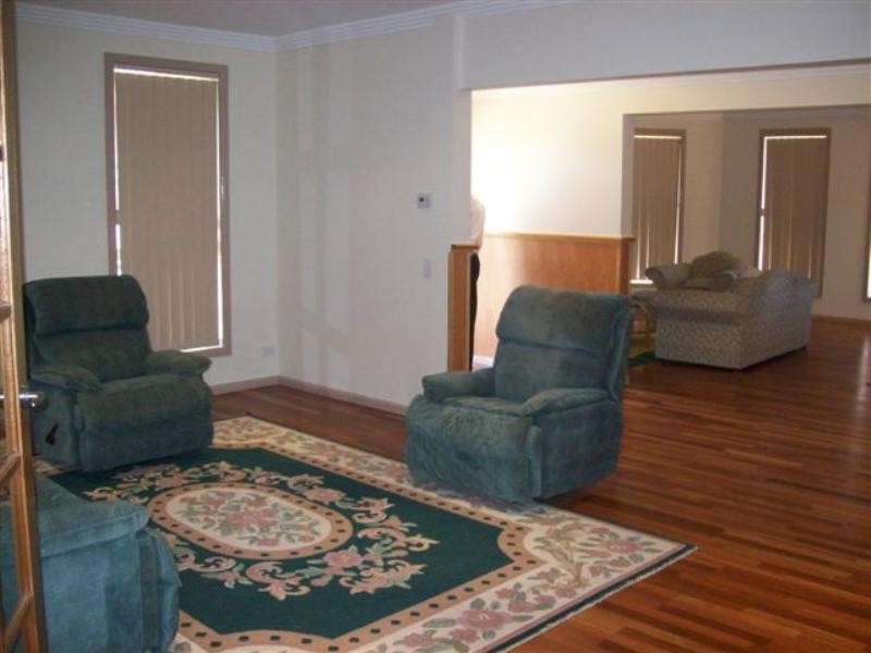 15 Beauvista Drive, Craigieburn VIC 3064