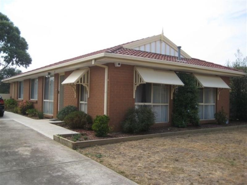 21 Matthews Crescent, Roxburgh Park VIC 3064