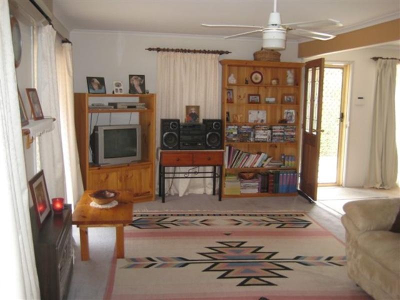 21 Matthews Crescent, Roxburgh Park VIC 3064