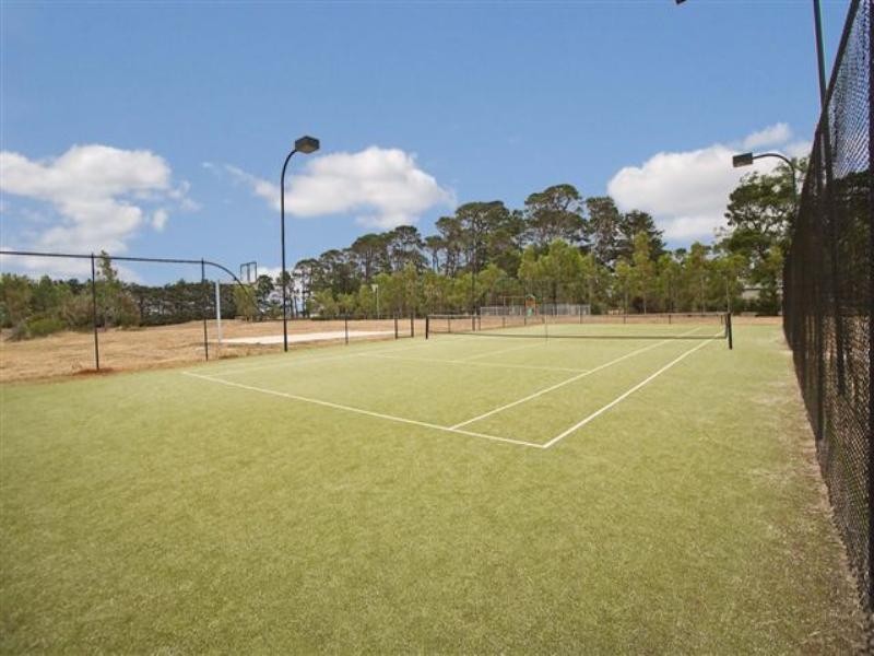 17 Peregrine Road, Oaklands Junction VIC 3063