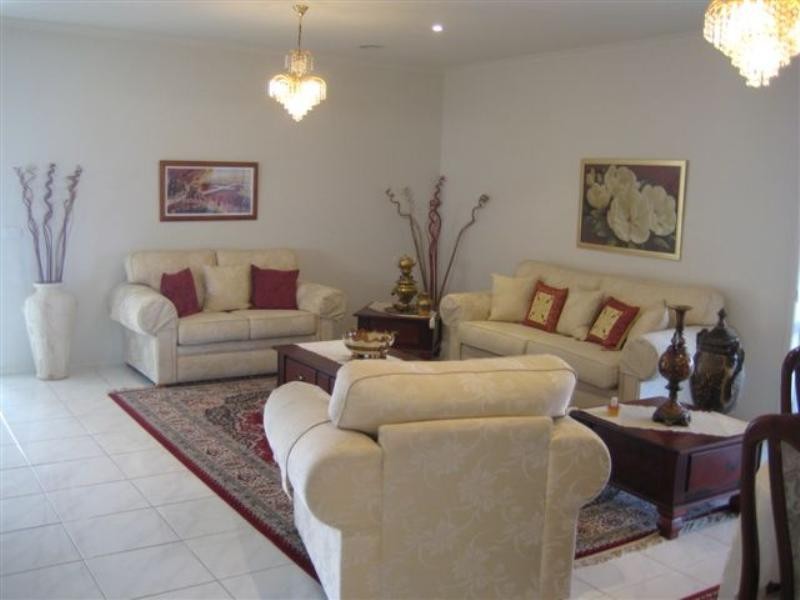 13 Discovery Close, Craigieburn VIC 3064