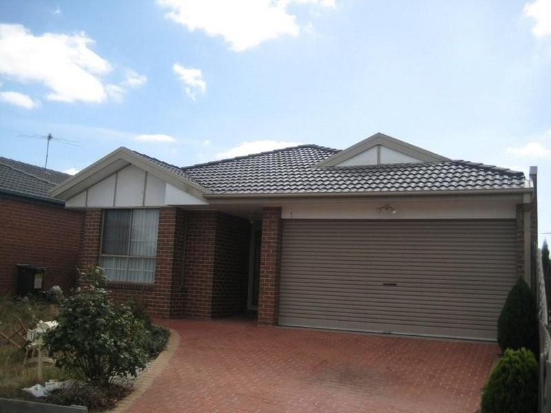 14 McNamara Avenue, Roxburgh Park VIC 3064