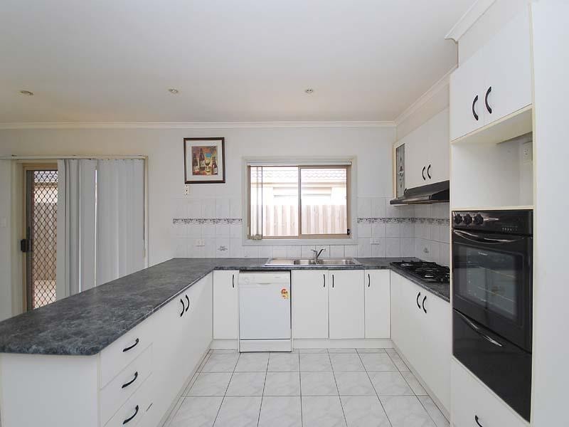 14 McNamara Avenue, Roxburgh Park VIC 3064