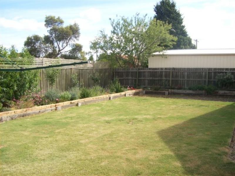 12 Northleigh Crescent, Craigieburn VIC 3064