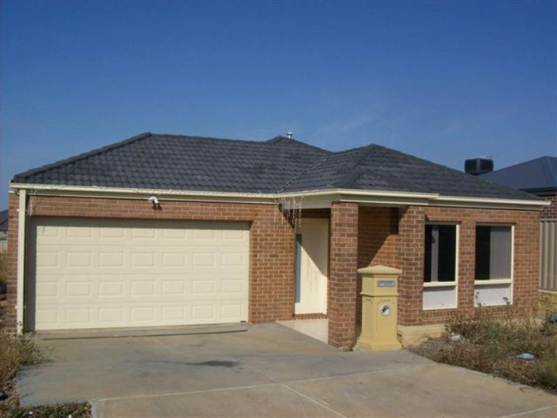 16 Discovery Close, Craigieburn VIC 3064