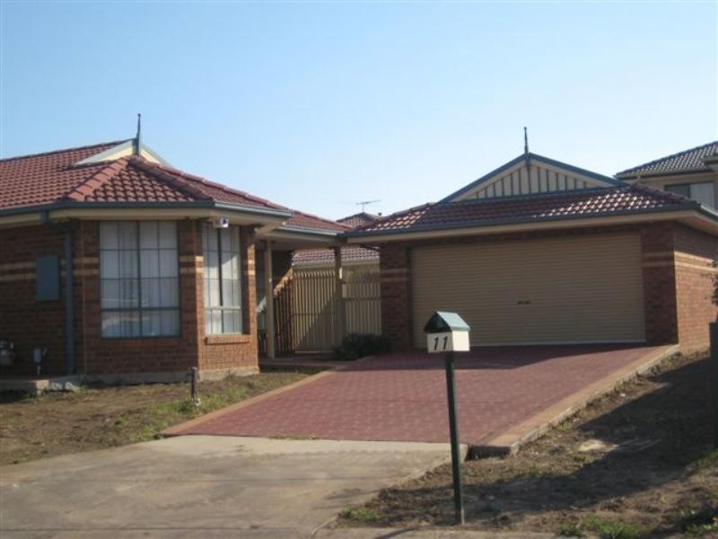 11 Glama Court, Roxburgh Park VIC 3064