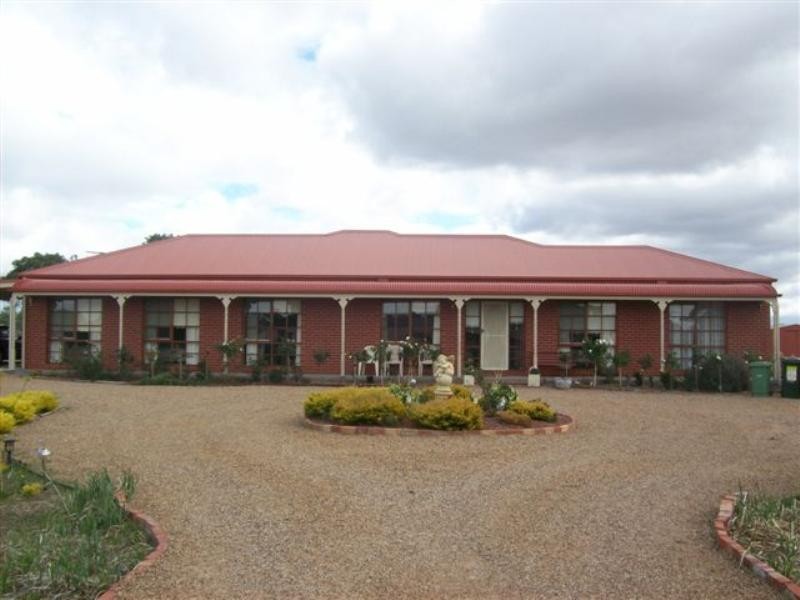 25 Forest Red Gum Drive, Mickleham VIC 3064