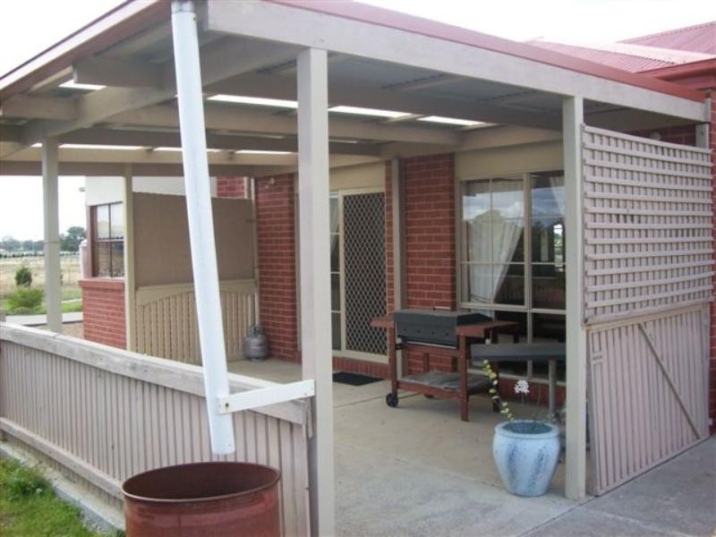 25 Forest Red Gum Drive, Mickleham VIC 3064