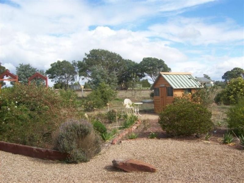 25 Forest Red Gum Drive, Mickleham VIC 3064
