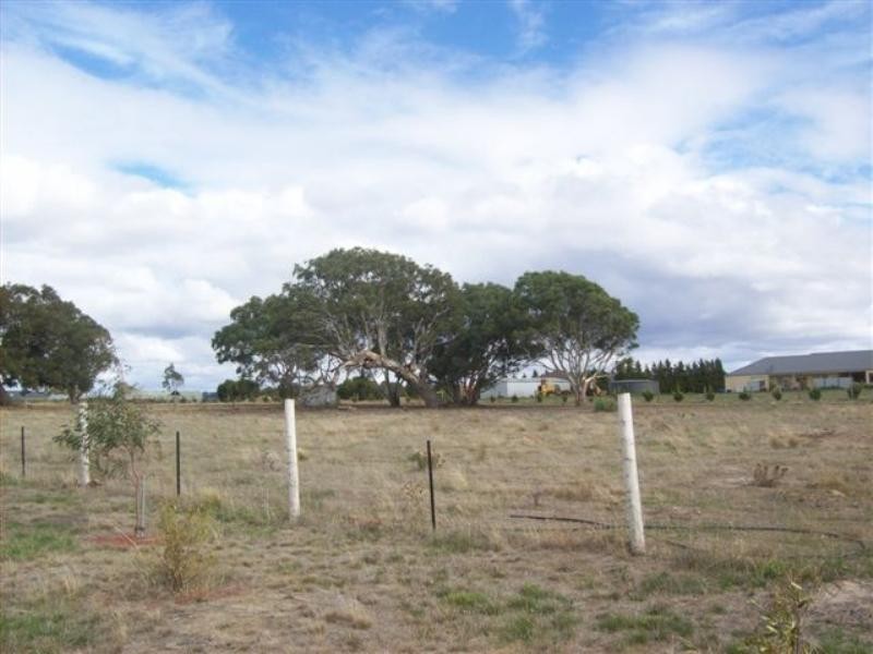 25 Forest Red Gum Drive, Mickleham VIC 3064