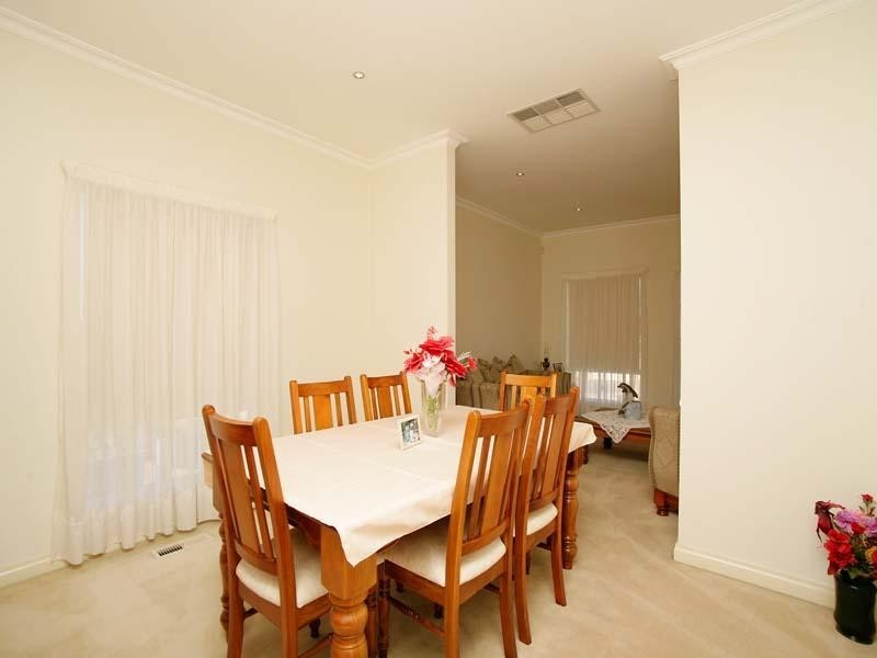 33 Kirkham Drive, Greenvale VIC 3059