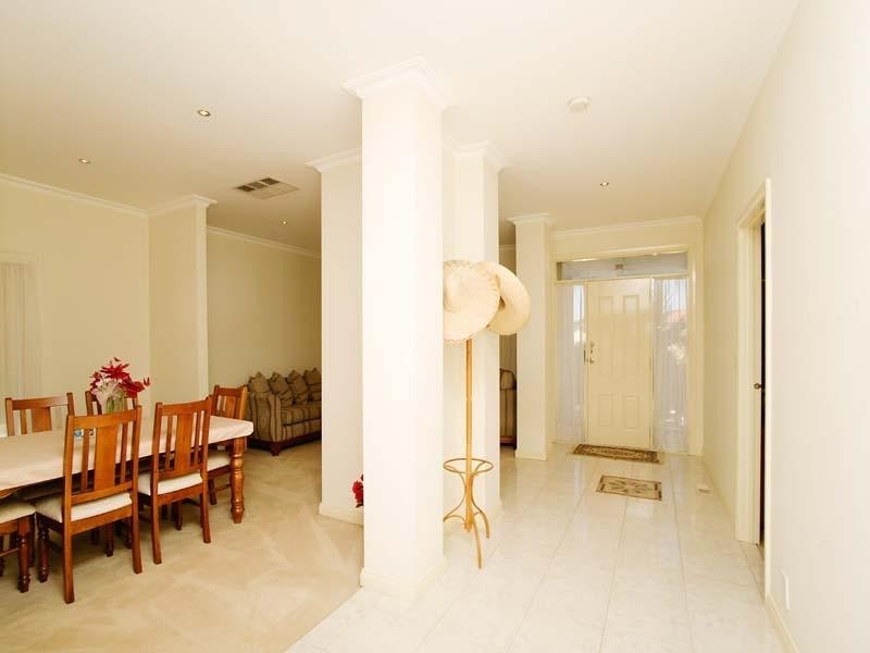 33 Kirkham Drive, Greenvale VIC 3059