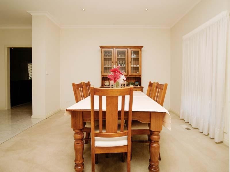 33 Kirkham Drive, Greenvale VIC 3059