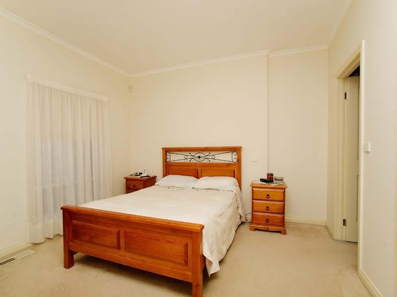 33 Kirkham Drive, Greenvale VIC 3059