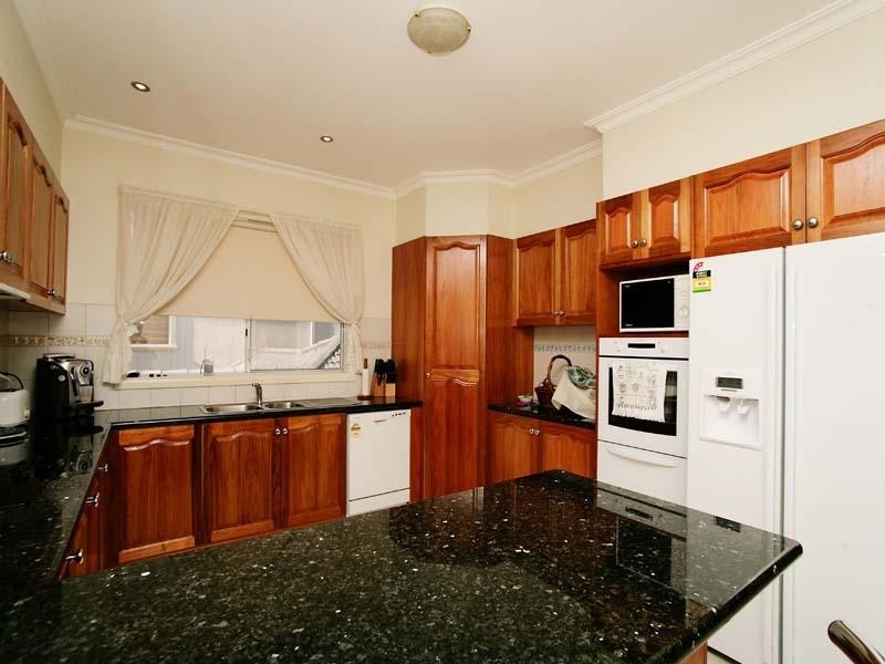 33 Kirkham Drive, Greenvale VIC 3059