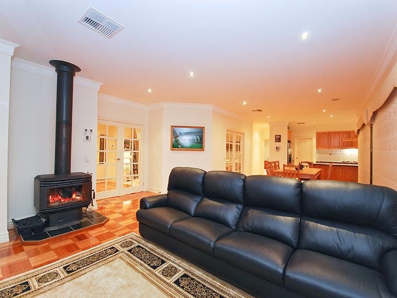 40 Cranesbill Lane, Mickleham VIC 3064