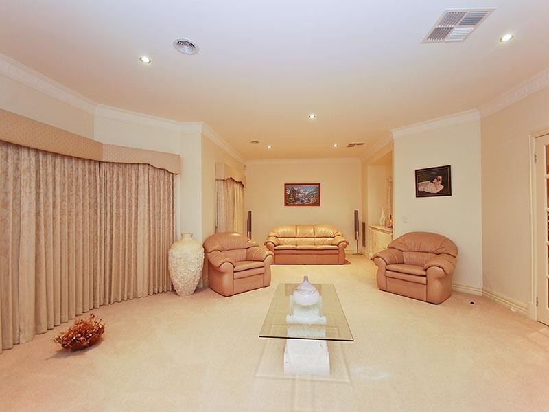 40 Cranesbill Lane, Mickleham VIC 3064