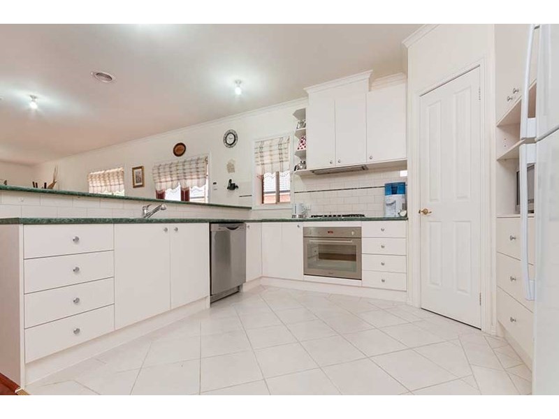 5 Deauville Green, Craigieburn VIC 3064