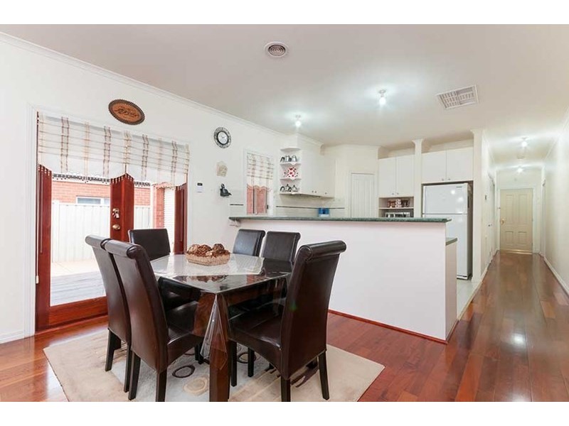 5 Deauville Green, Craigieburn VIC 3064