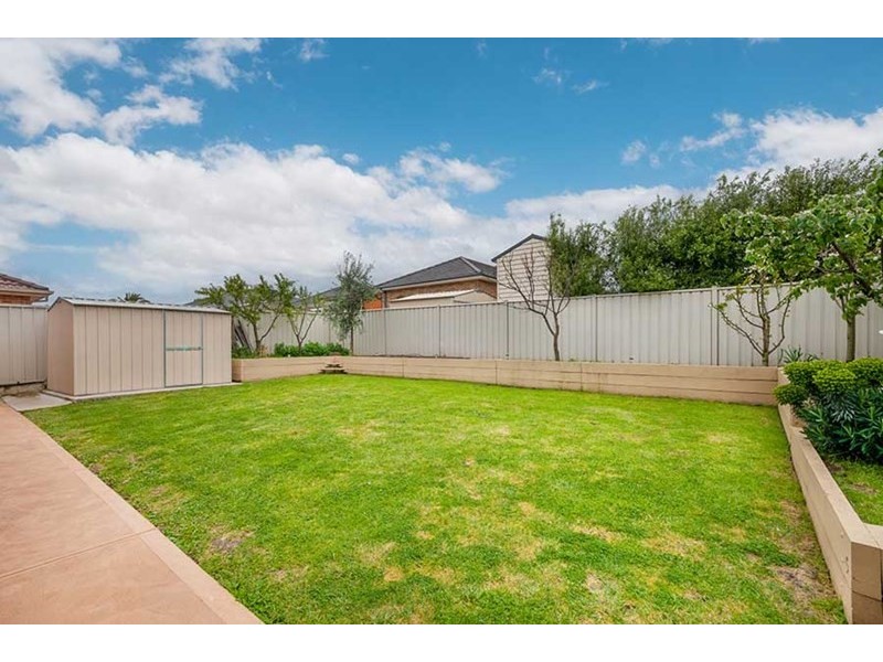 5 Deauville Green, Craigieburn VIC 3064