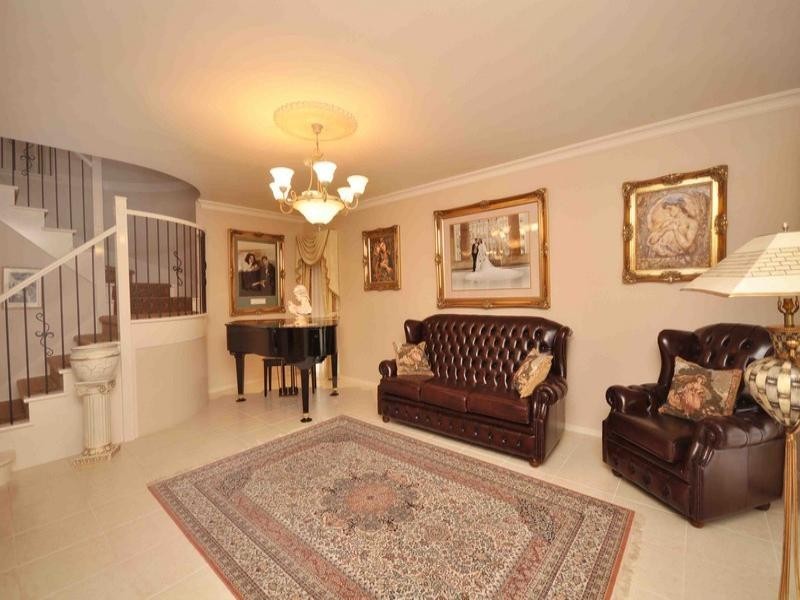 10 Cranesbill Lane, Mickleham VIC 3064