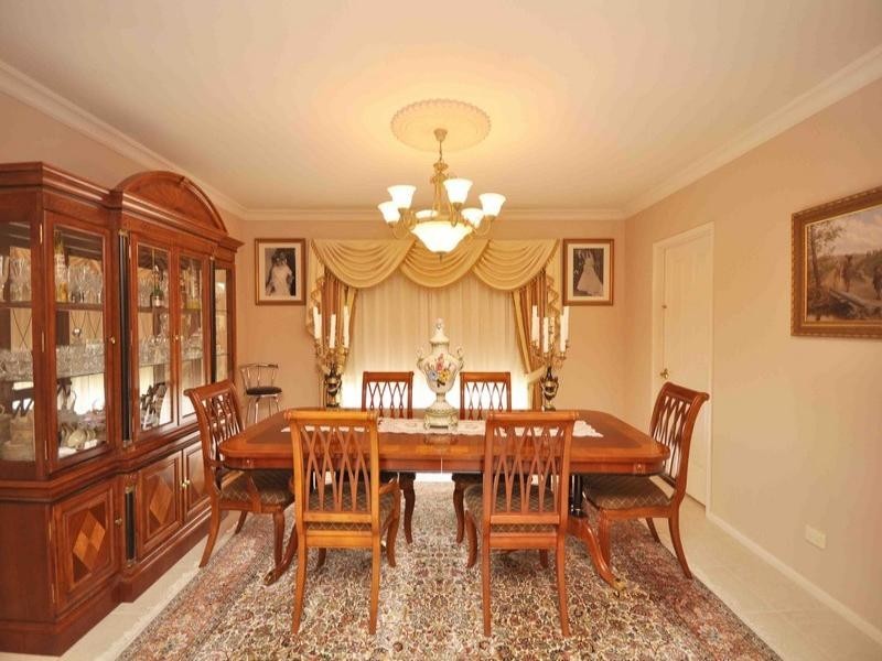 10 Cranesbill Lane, Mickleham VIC 3064