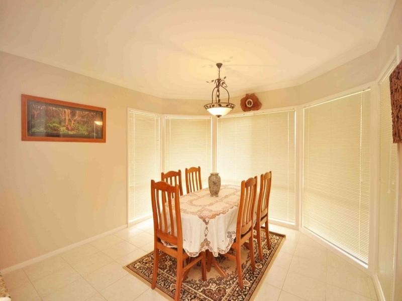 10 Cranesbill Lane, Mickleham VIC 3064