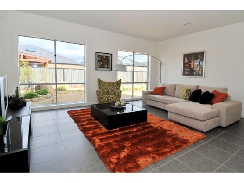 10 Nottingham Close, Craigieburn VIC 3064