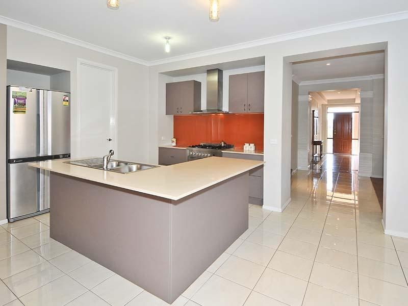 24 Centenial Park Drive, Craigieburn VIC 3064