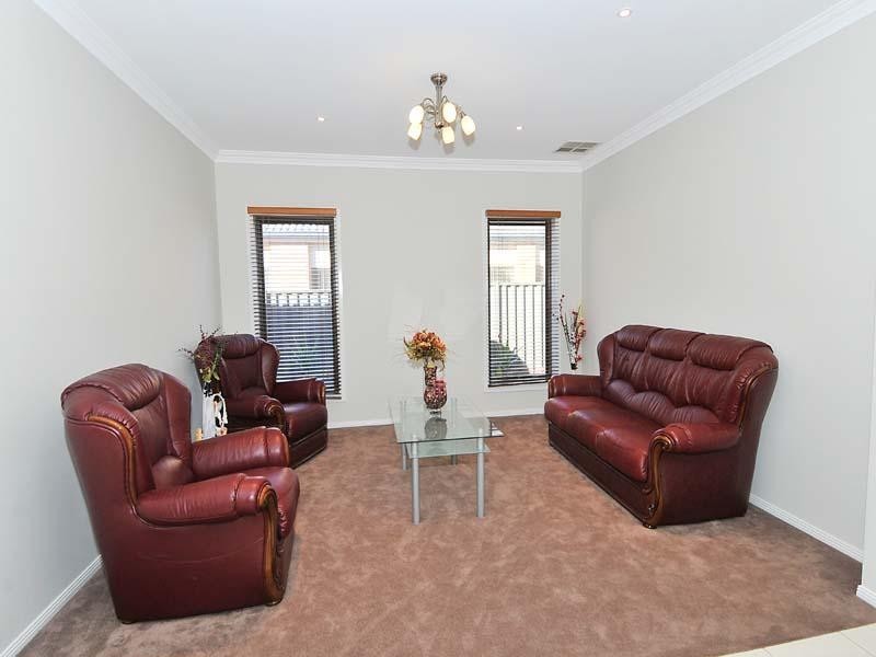 24 Centenial Park Drive, Craigieburn VIC 3064