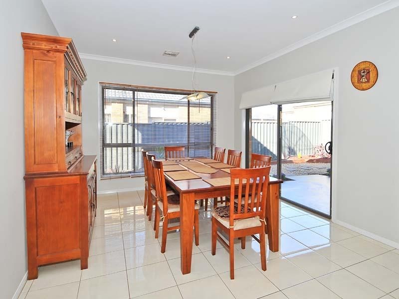 24 Centenial Park Drive, Craigieburn VIC 3064