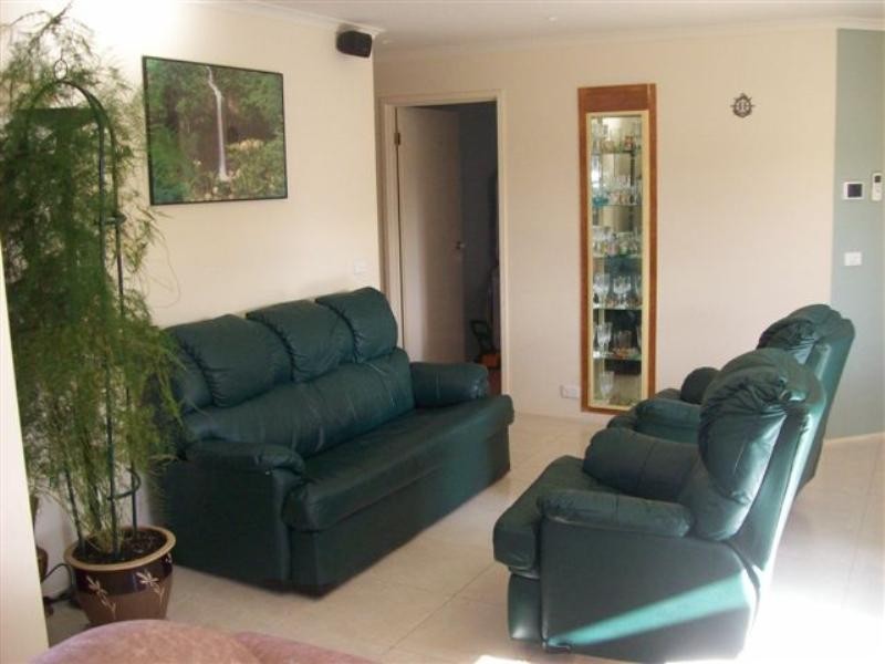 9 Gellion Place, Roxburgh Park VIC 3064