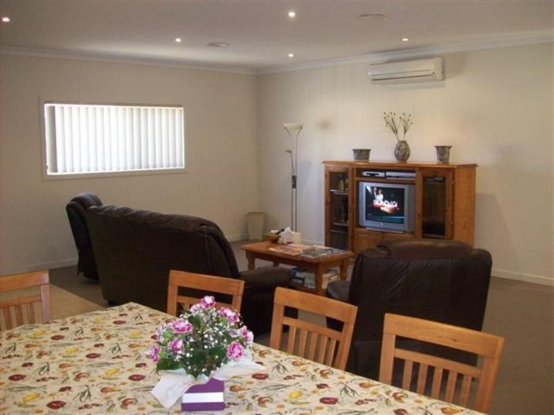 1 Royal Troon Way, Craigieburn VIC 3064