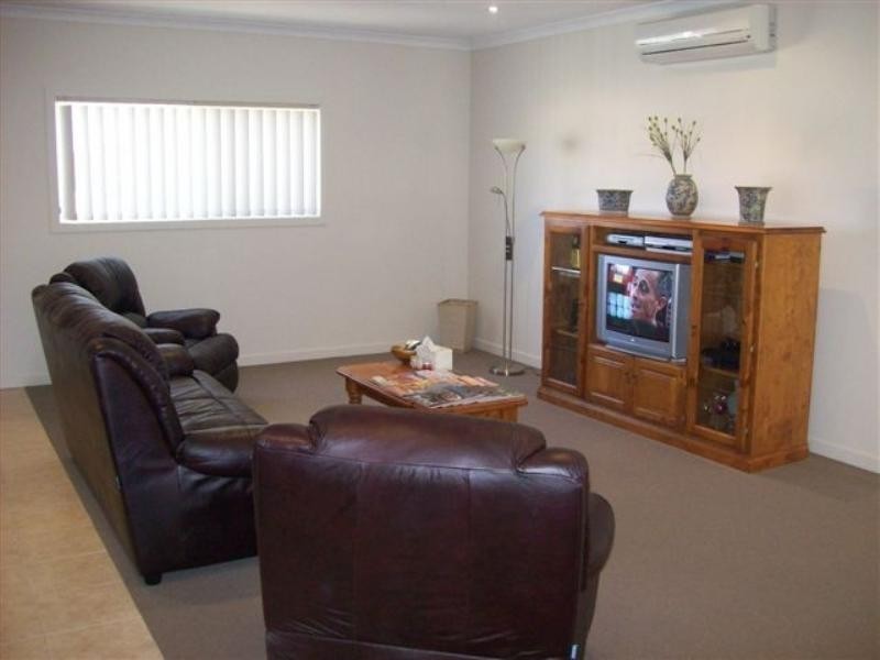 1 Royal Troon Way, Craigieburn VIC 3064