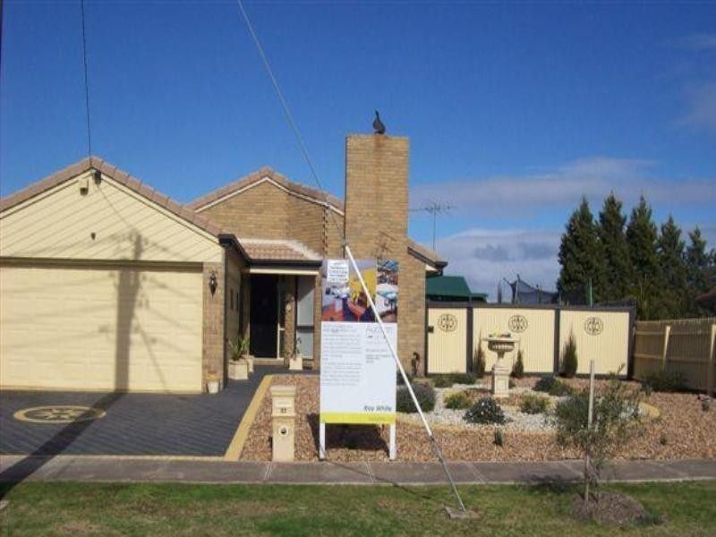 33 Edington Way, Craigieburn VIC 3064