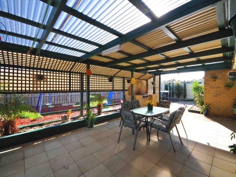 33 Edington Way, Craigieburn VIC 3064