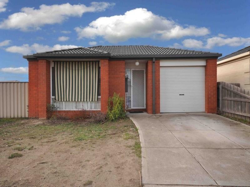 14 Lachlan Crescent, Roxburgh Park VIC 3064